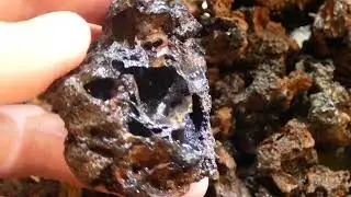 Высокотемпературный пористый камень сложного состава - синтезированный фульгурит