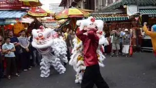 Hip-hop & ballet Singapore lion dance at Chinatown