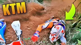 Subir Morro de KTM na Trilha de Moto Não é Fácil