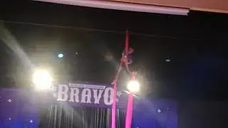 TAVUSKUŞU VE JIMLASTIKCI KIZIN IP GOZTERISI