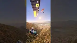 Si vous me cherchez 🤔 Levez la tête 😉 #vanlife #vanlifestyle #paragliding #vienomade