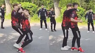 отношения монеси и нико ❤