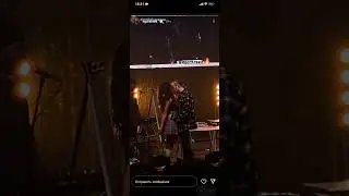 Егор Крид поцеловал фанатку на сцене