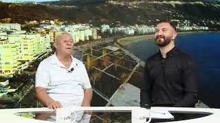Nazif Çela këndon live në Agon Blu me moderatorin Gentjan Këllçiu.