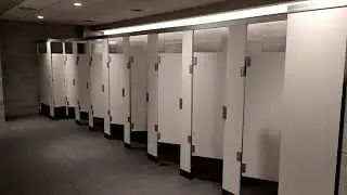 you have to take a poopie right as travis brings out drake at the scotiabank arena