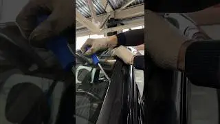 Демонтаж и установка лобового стекла