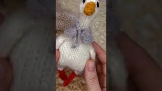 Леди Га-Га спицами. Вязаная гусыня.
