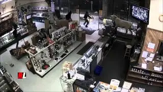 Ограбление оружейного магазина в Хьюстоне | The robbery of a gun store in Houston