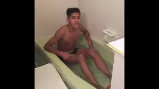 ICE BATH CHALLENGE!!