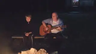 А река течёт