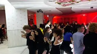 Коледно парти  част 1