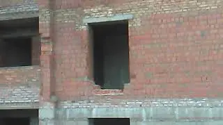 Несучі стіни нижнього поверху Петрівський квартал. Після пожежі та дощів.