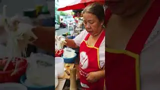 Must Try Spicy Papaya Salad 🌶️ | Laos Food | Laos🇱🇦 | Luang Prabang #shorts