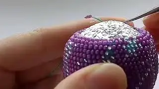 Елочный шар из бисера. Вязание крючком.