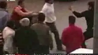 Boxer fights 3 guys