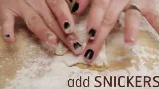SNICKERS® Halloween Recipe: SNICKERS® Surprise Cookie