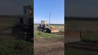 Грейдер в работе.