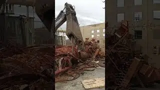 Genesis shear in action #excavator  #demolition #volvo