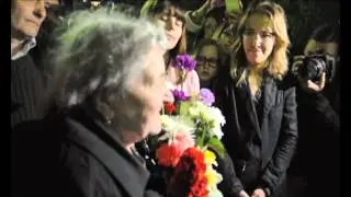 Бабушка ветеран и К. Собчак на "народных гуляниях" 9 мая