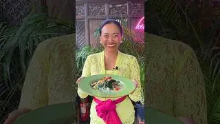 Jukut Roroban Don Sele or Cassava leaves cook in thick coconut milk🙏🏽😊 #bali #cookingclass