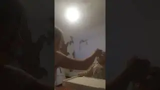 Анэта кормит Елисея