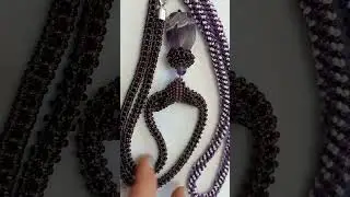 жгуты,  бусы, брошь