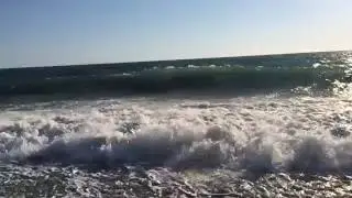 Море. Пляж Имеретинский. Волны