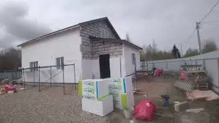 Начинали  утеплыть стена