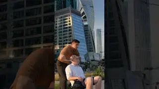ASMR HEAD MASSAGE FOR A STRANGER on the street 😱💆‍♂️ | The reaction is TOP!