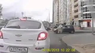 Парковка чудака на светофоре : RoadRage.Ru