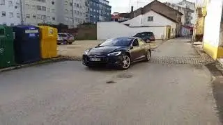 Tesla Model S P85 doing a burn out by Nuno