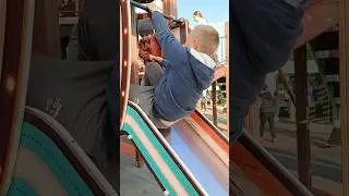 Младший брат помогает старшему 🤗 