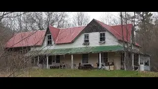 Abandoned Home Owned By A Count - HIDDEN ROOM IN A CLOSET!!!
