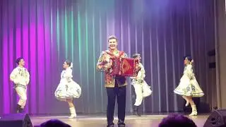 гармонист-виртуоз Святослав Шершуков и шоу-балет "Фестиваль" - "Московская кадриль"