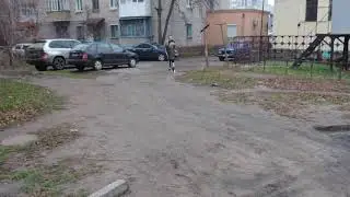 пьяная девушка.