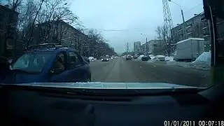 Слепой пенсионер на Логане и его жена хабалка