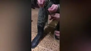Солдат Который Не Знает Как Завязывать Шнурки