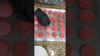 🤔😃CONFEITEIRA, esse é para quem tem dificuldades em soltar macarons do tapete 🤩