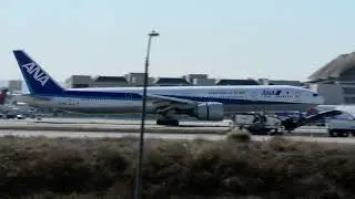 Boeing 777 ANA Landing at KLAX