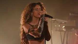 Skylar Simone - Superman (LIVE)