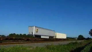 CSX Q025 an EMD leading