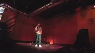 Juan Wauters - Disfruta la Fruta Live (With English Translated Version)