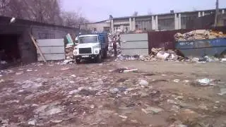 Перевалочный пункт городского мусора в центре города