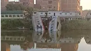 تصادم قطارين بالمنيا ببعض وسقوط العربات في ترعه الابراهيميه قطار نوم 1087 سلم يارب