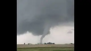 Торнадо разрушает города. Tornado USA   Кадр Дня. Frame of the Day.