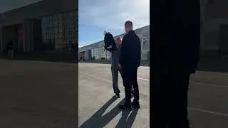 Помощничек нашелся 🤣
