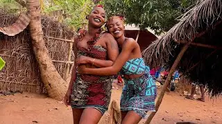 Lauraa - Crown (Clip Officiel)