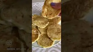 КАБАЧКОВЫЕ ОЛАДЬИ С СЫРНОЙ НАЧИНКОЙ