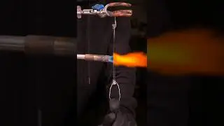 НАСКОЛЬКО ПРОЧНА НИТЬ ИЗ СТЕКЛА? 