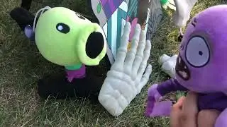 Plants vs Zombies Season 3 episode 7: The Lawn of Doom Battle